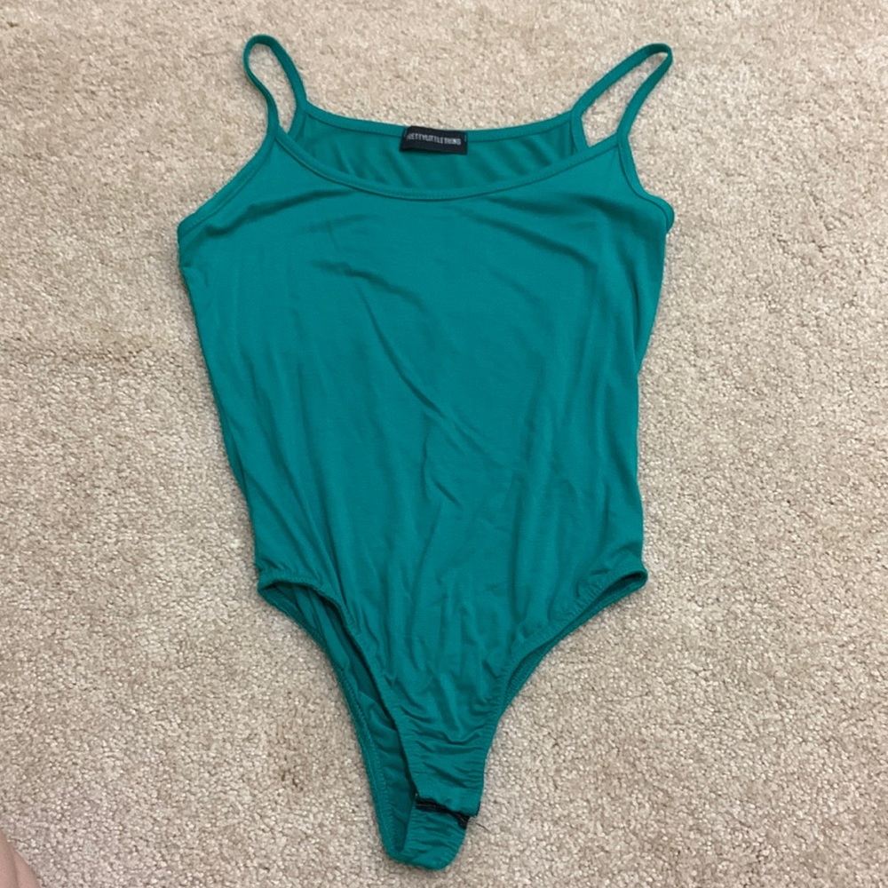 PrettyLittleThing basic cami bodysuit - Picture 2 of 7